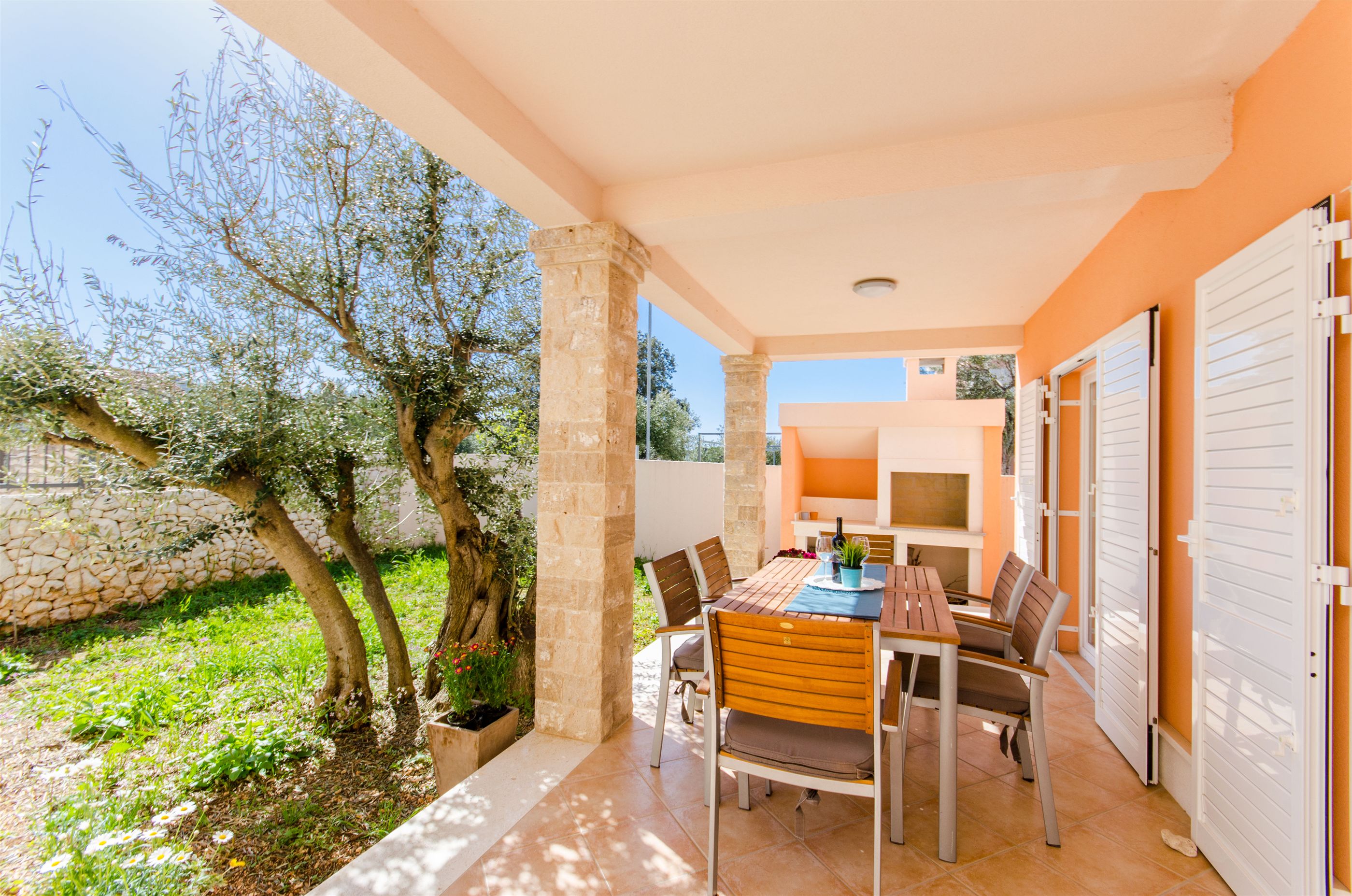 House Nikolina 48561-K1