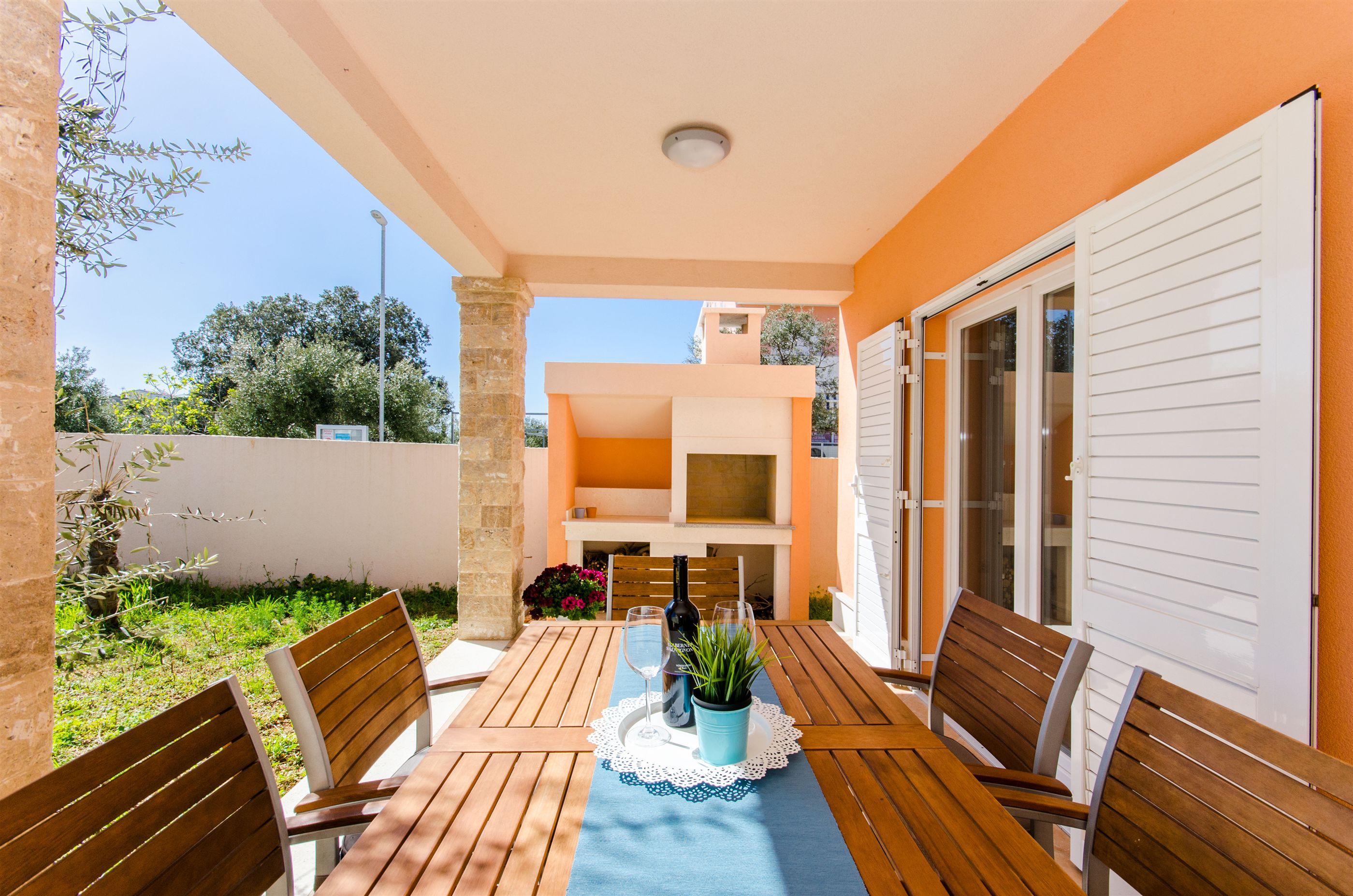 House Nikolina 48561-K1