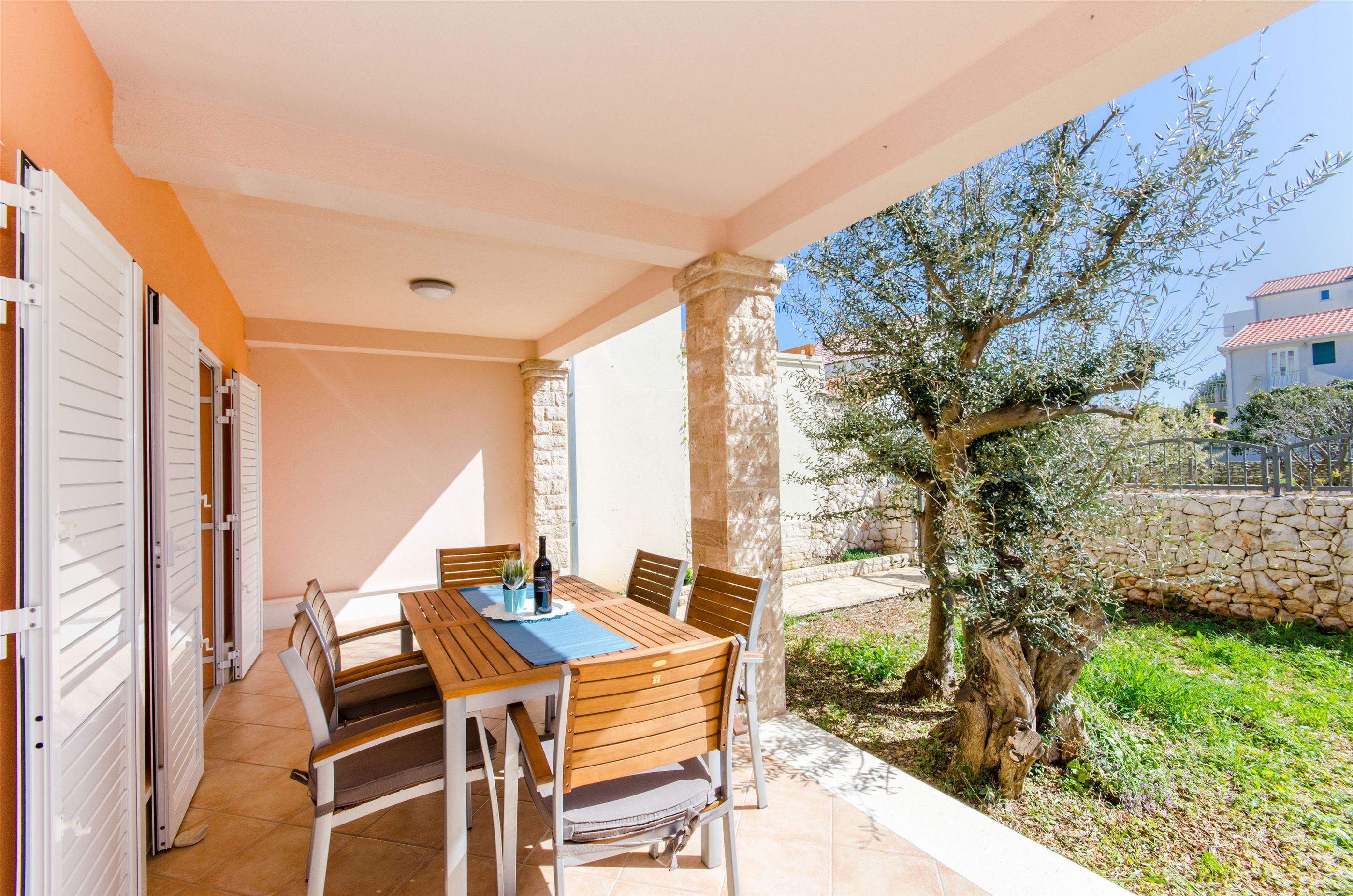 House Nikolina 48561-K1