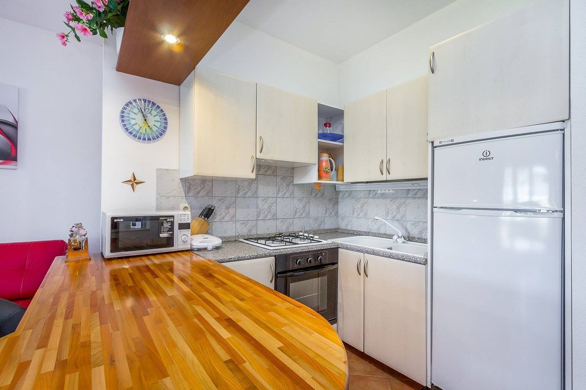 Apartments Brajdine 16811-A5