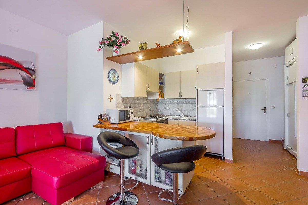 Apartments Brajdine 16811-A5