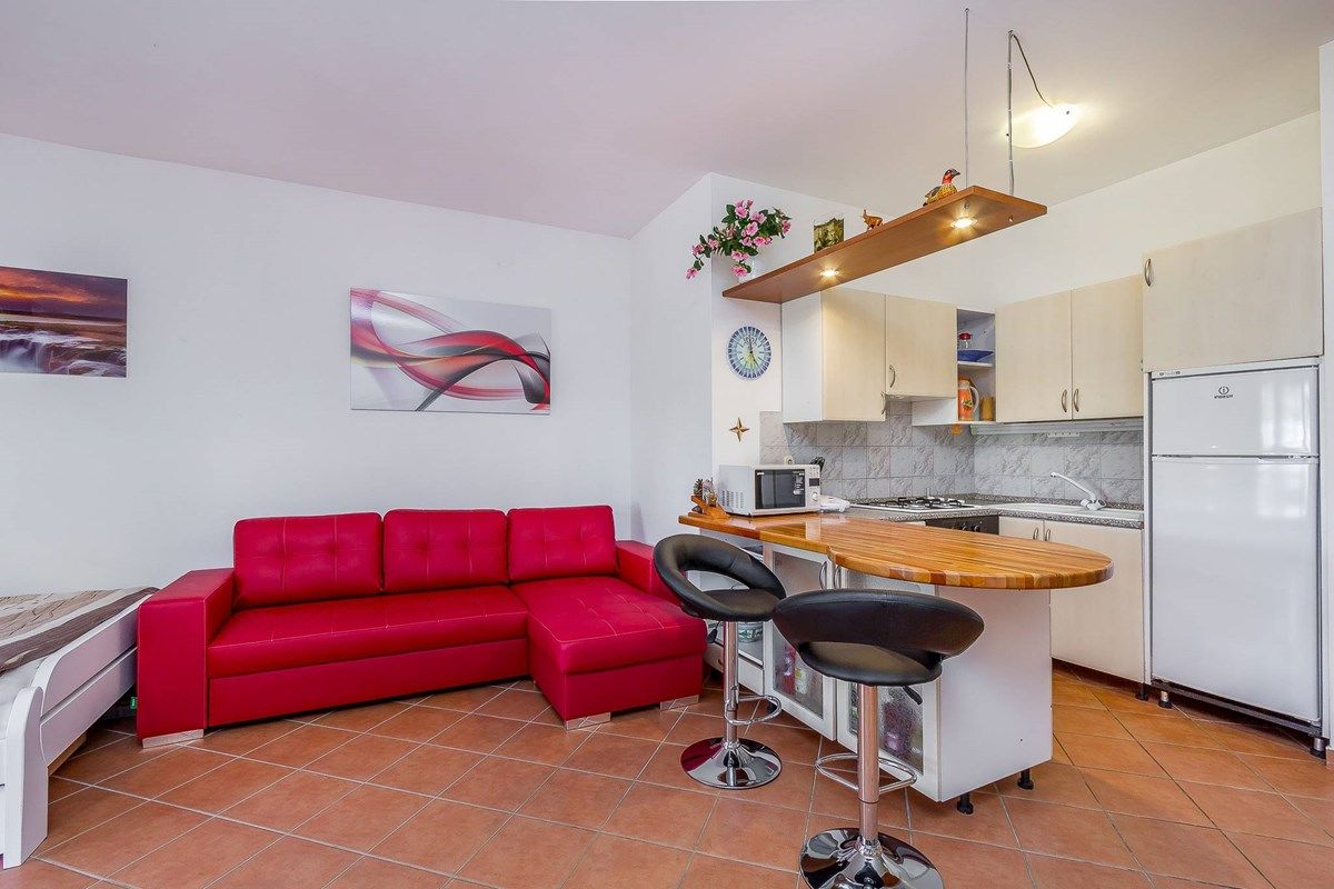 Apartments Brajdine 16811-A5