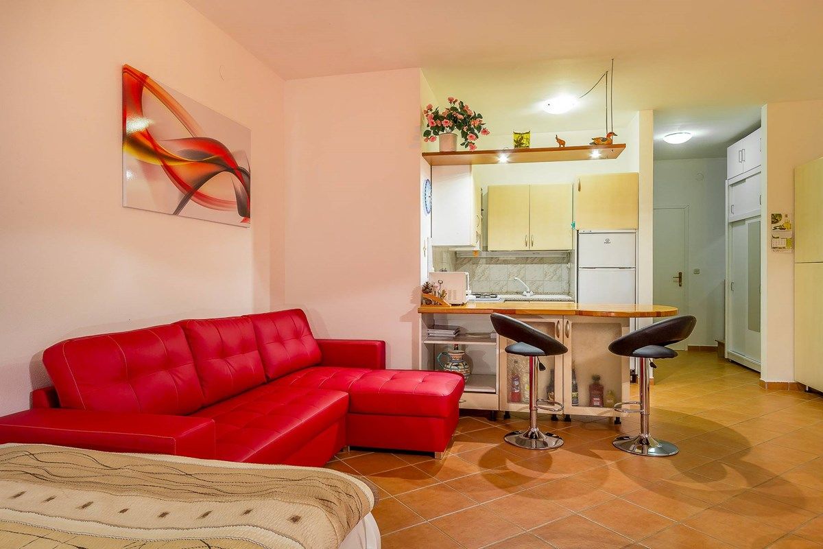 Apartments Brajdine 16811-A5
