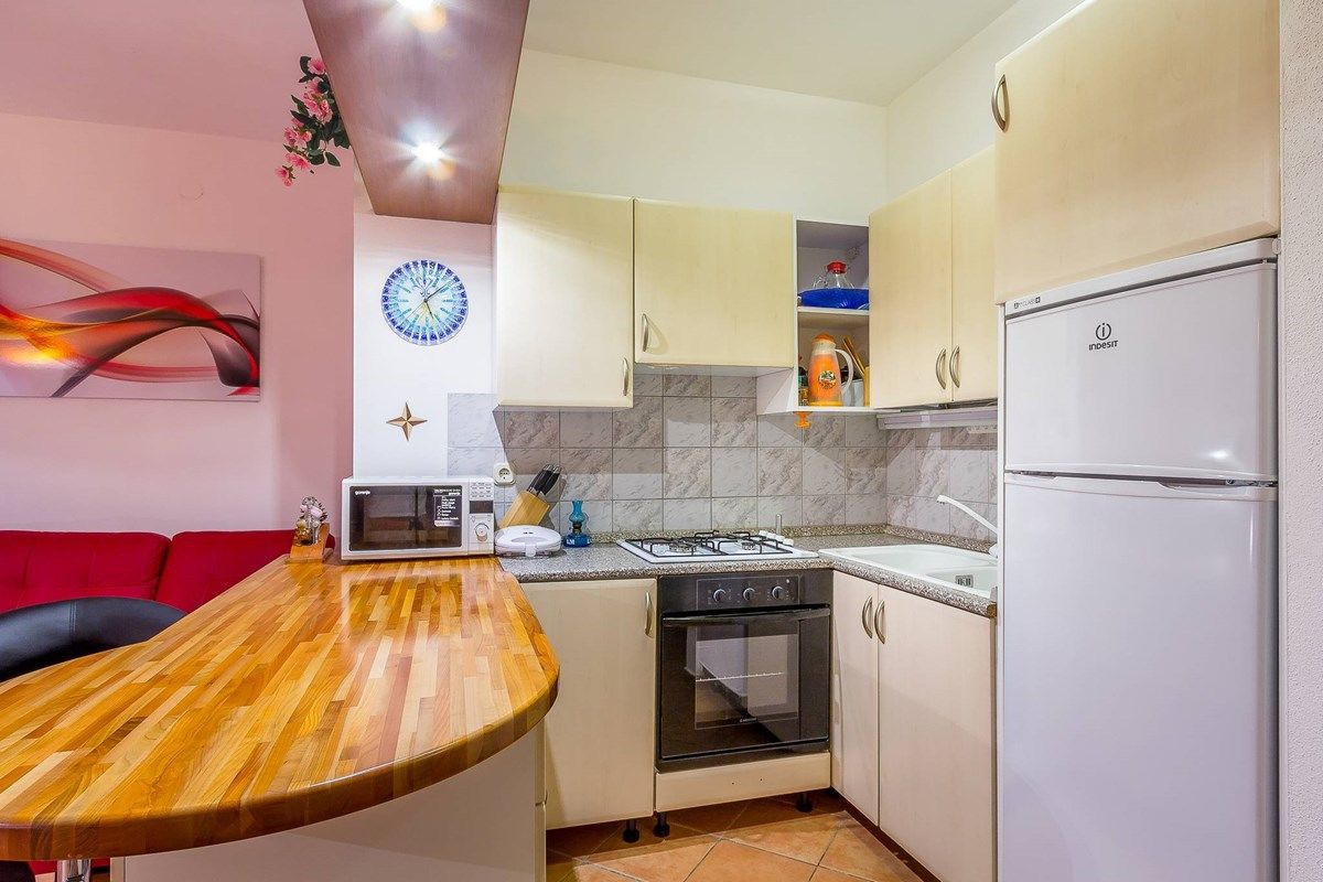 Apartments Brajdine 16811-A5
