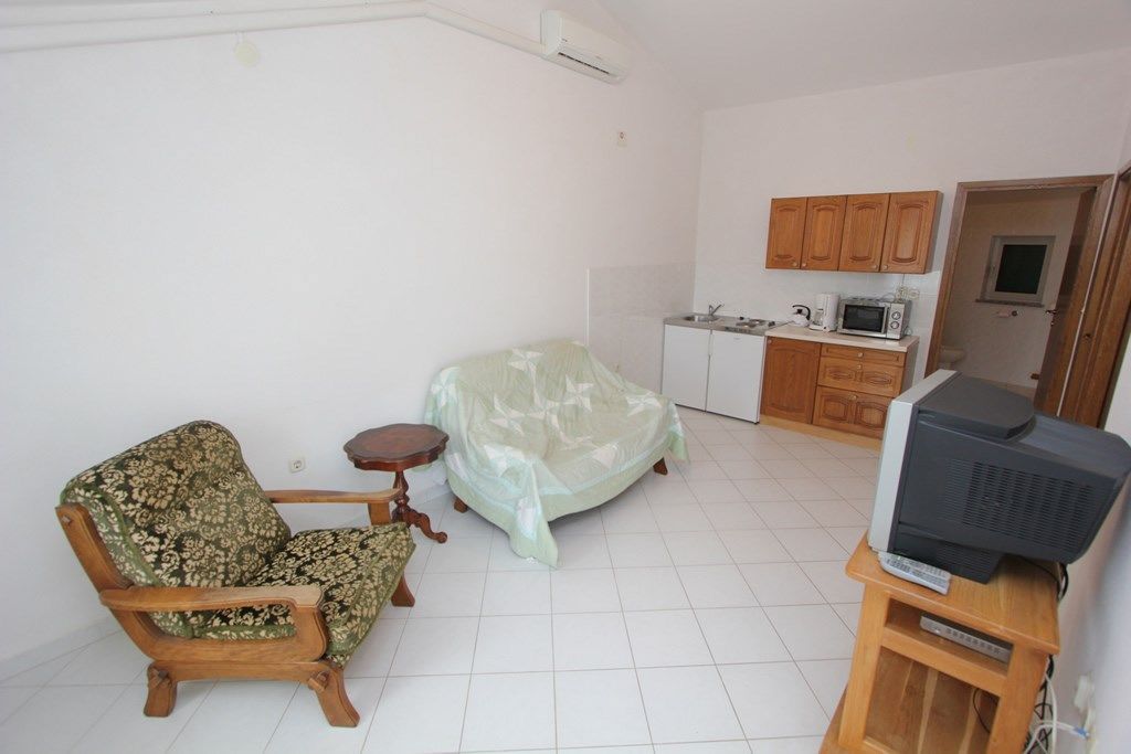 Apartment House Vjera 76011-A4