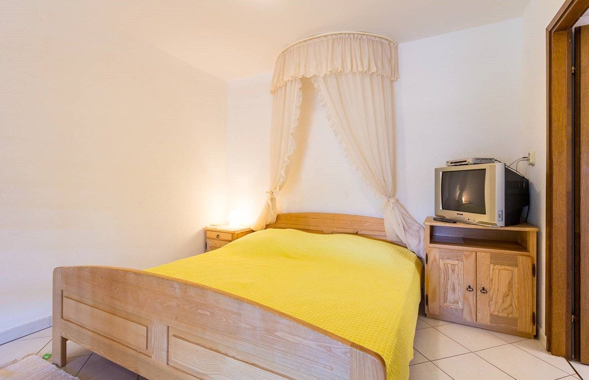 Apartment House Vjera 76011-A5