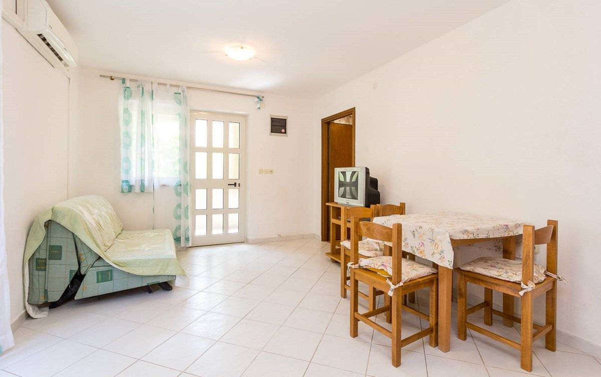 Apartment House Vjera 76011-A6