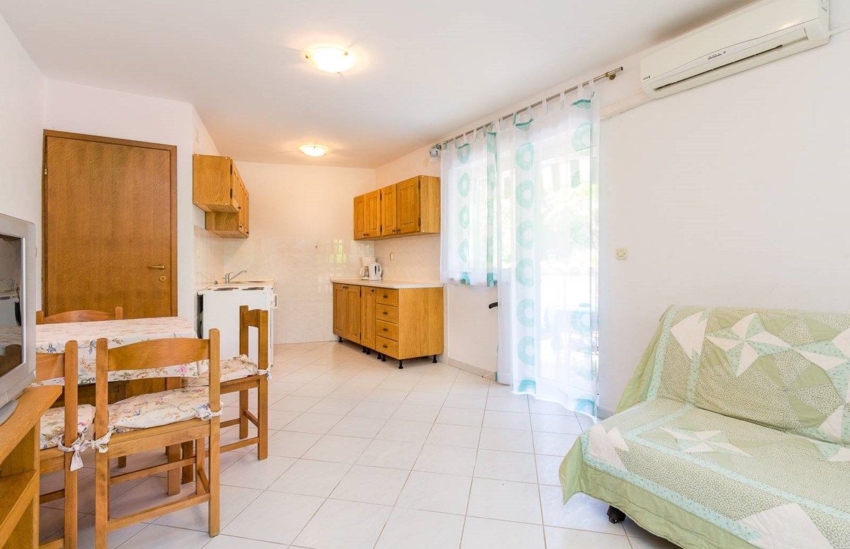 Apartment House Vjera 76011-A6