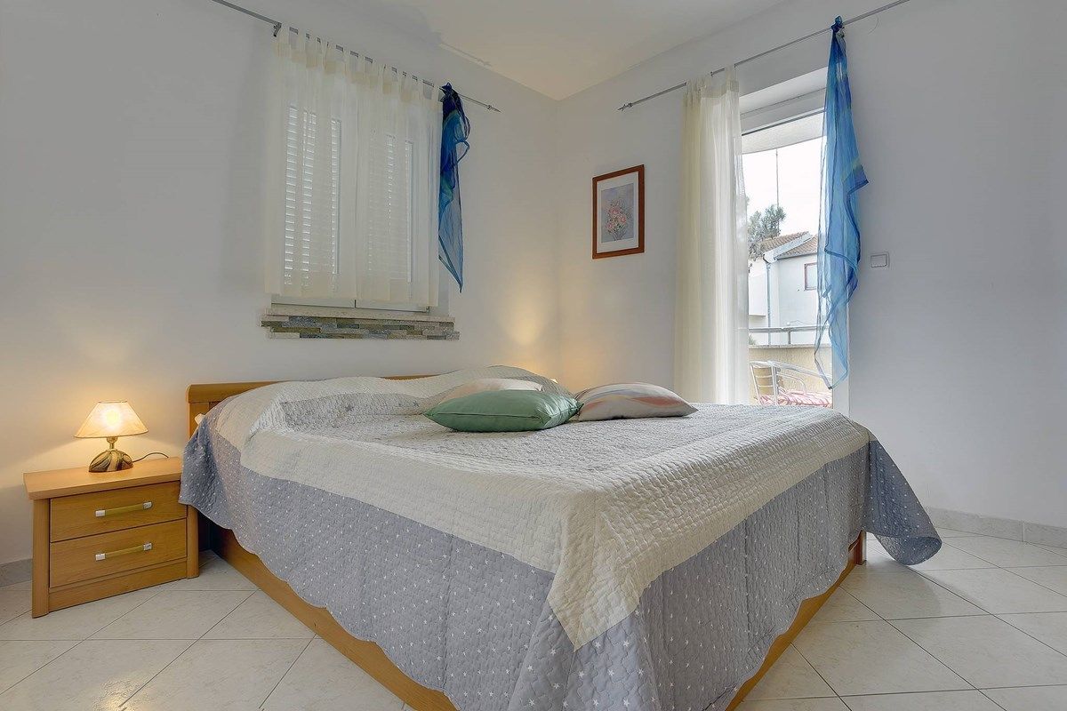 Apartment Mirna 74281-A1