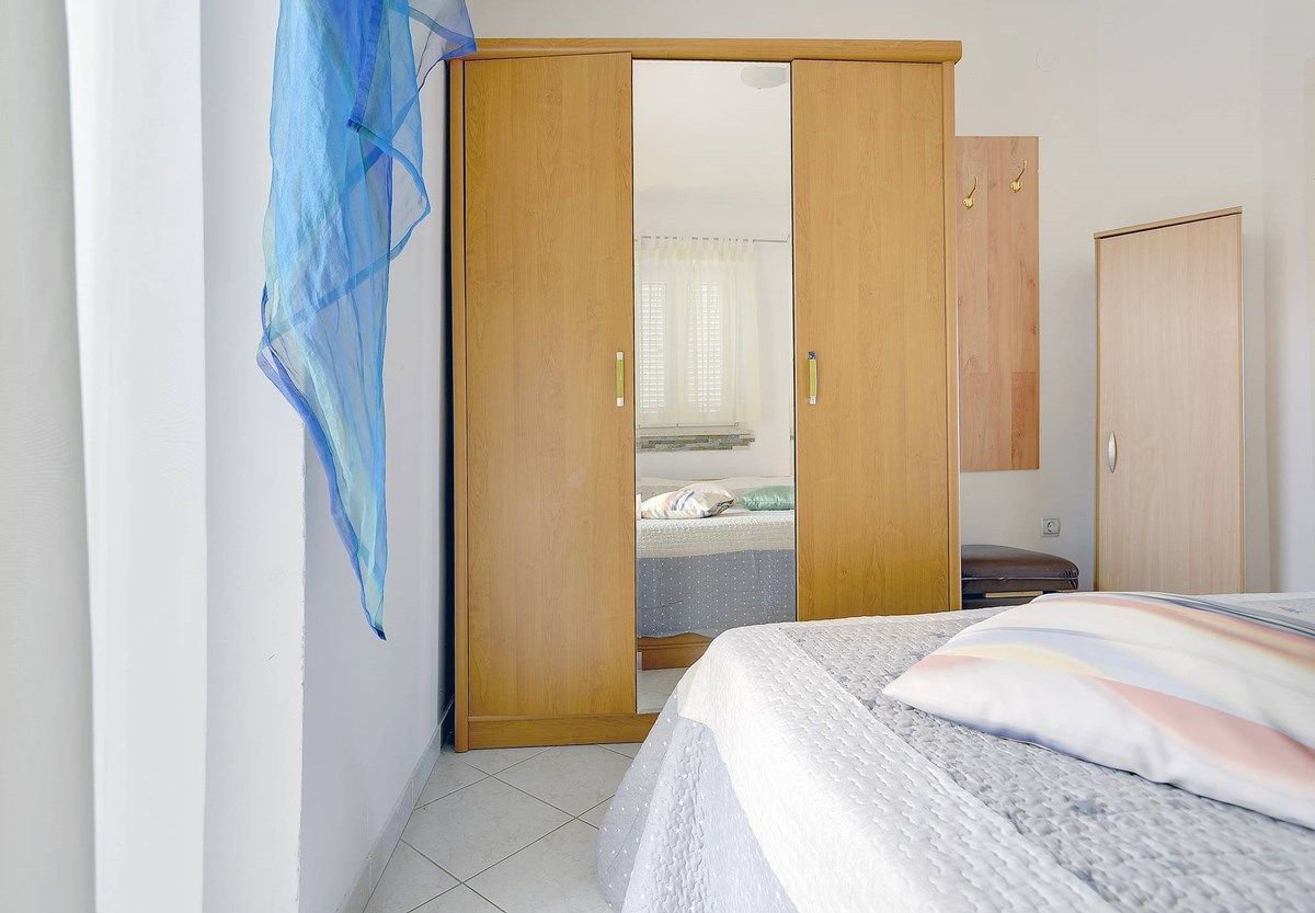 Apartment Mirna 74281-A1