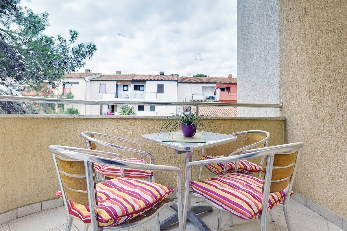 Apartment Mirna 74281-A1