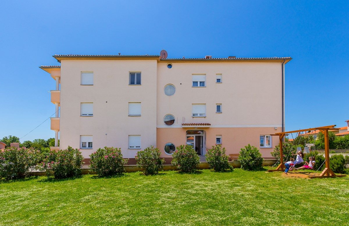 House Cukon 16136-A7