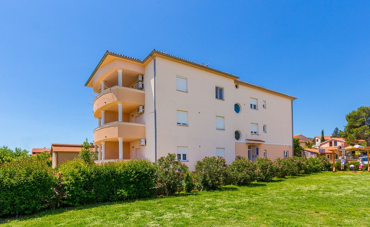 House Cukon 16136-A7