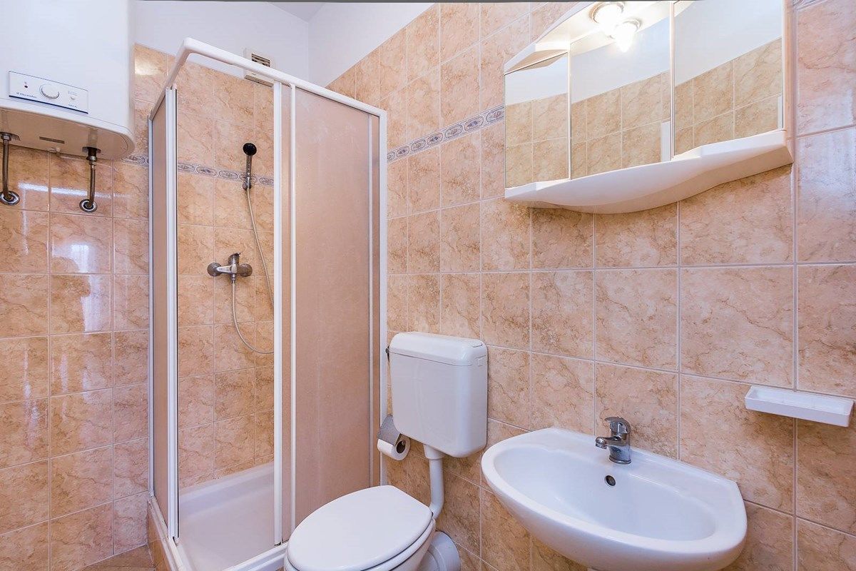 House Cukon 16136-A1