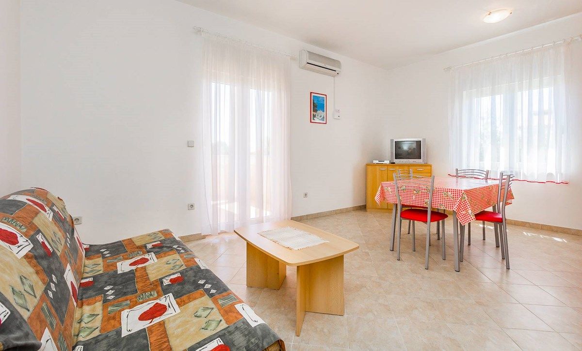 House Cukon 16136-A3