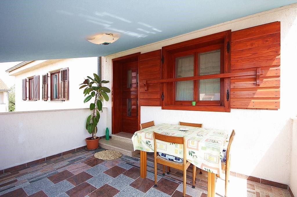 House Pifar 16255-A2