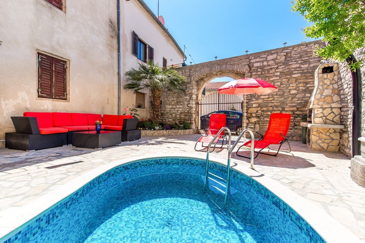 House Samia 16259-A1