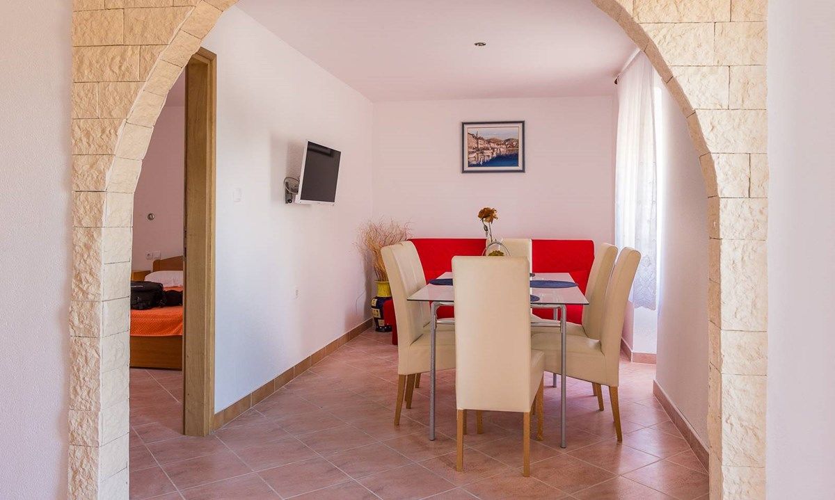 House Samia 16259-A1