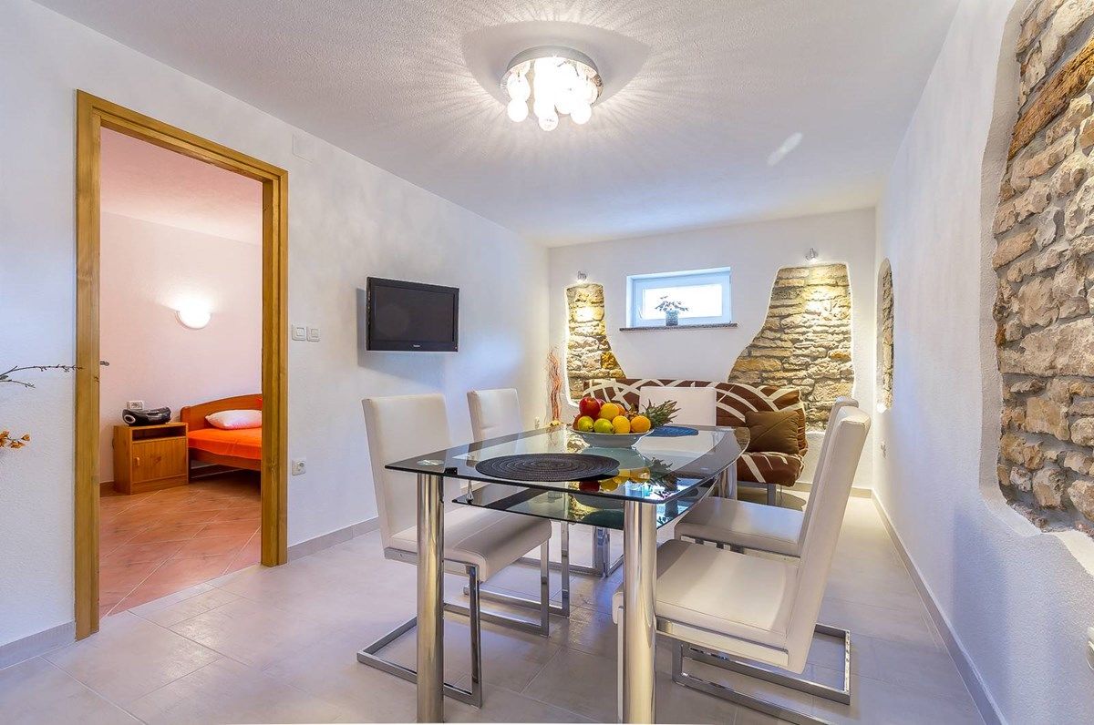 House Samia 16259-A2