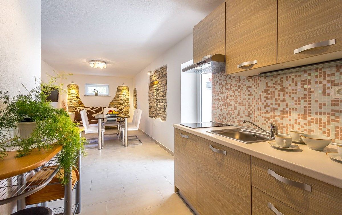 House Samia 16259-A2