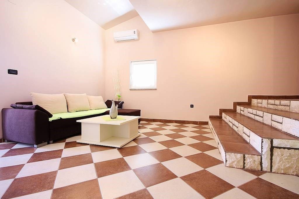 House Danijel 16276-A1