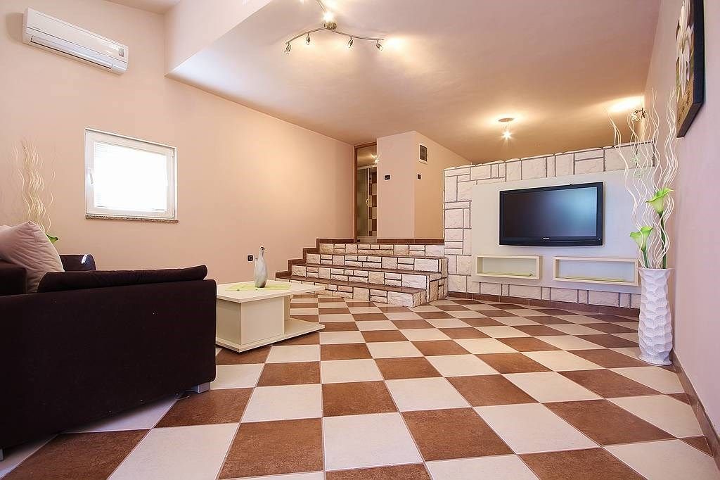 House Danijel 16276-A1