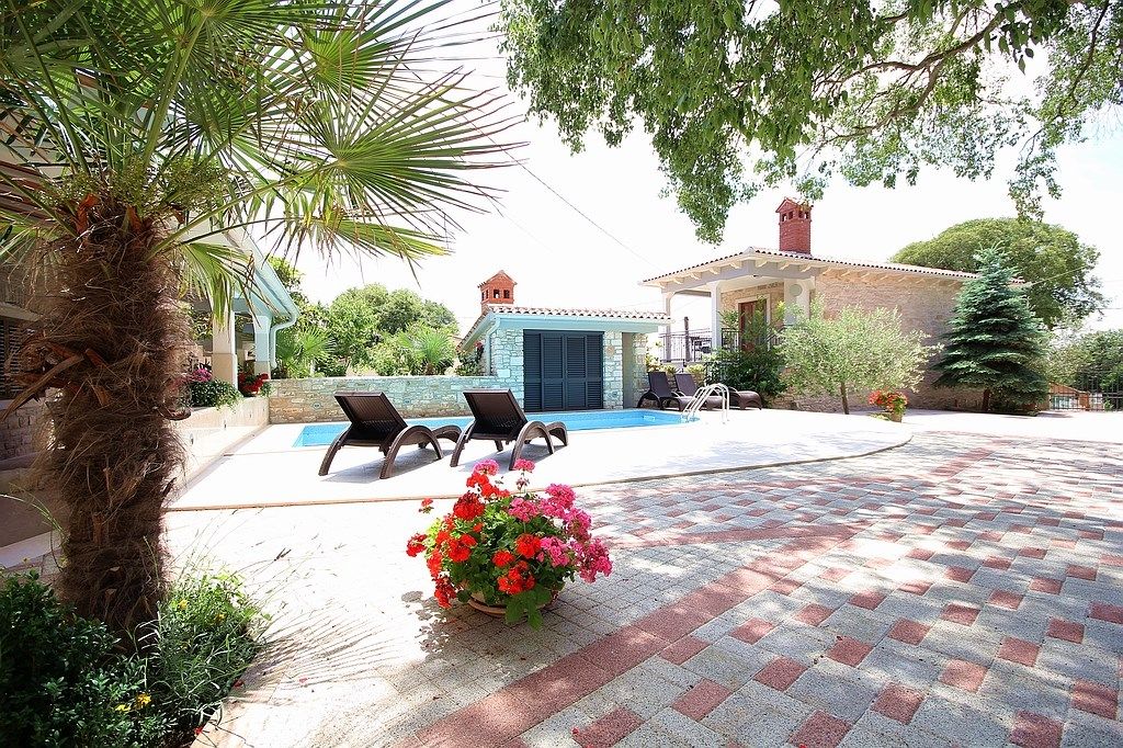 Casa Ladonia 16296-K1