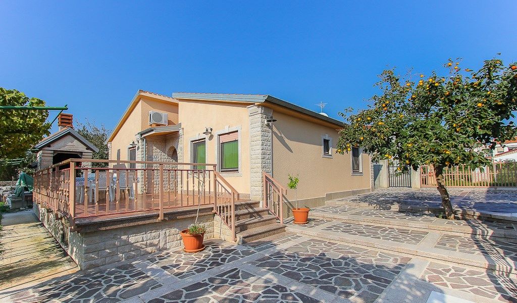 Casa Vlah 16433-A2