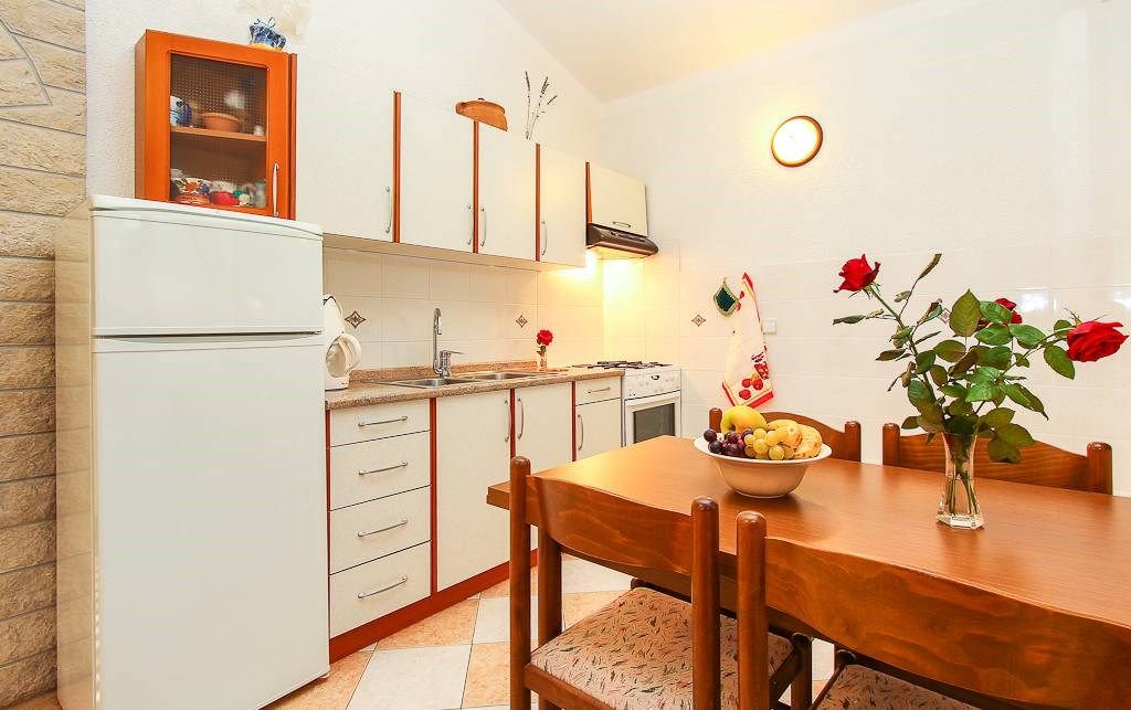 Casa Vlah 16433-A1