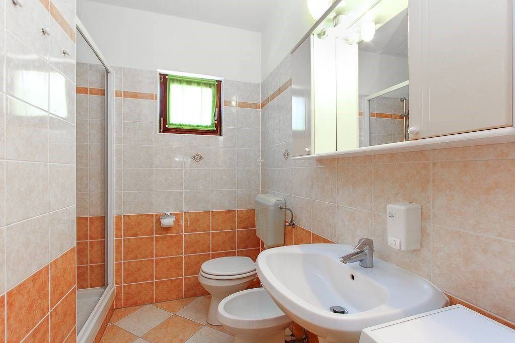 Casa Vlah 16433-A1