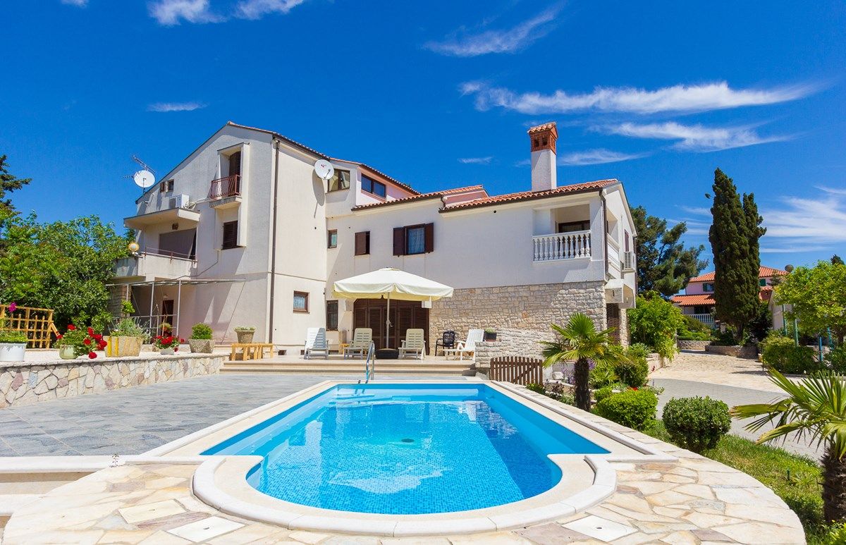 House Zdravko 16494-A1