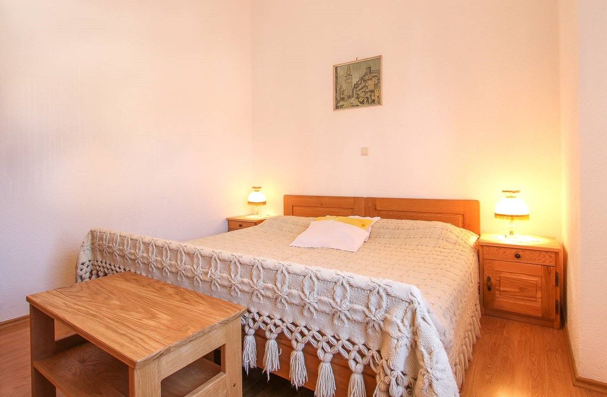 House Zdravko 16494-A1