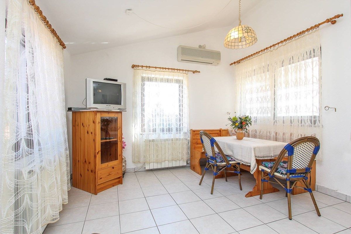 House Zdravko 16494-A1
