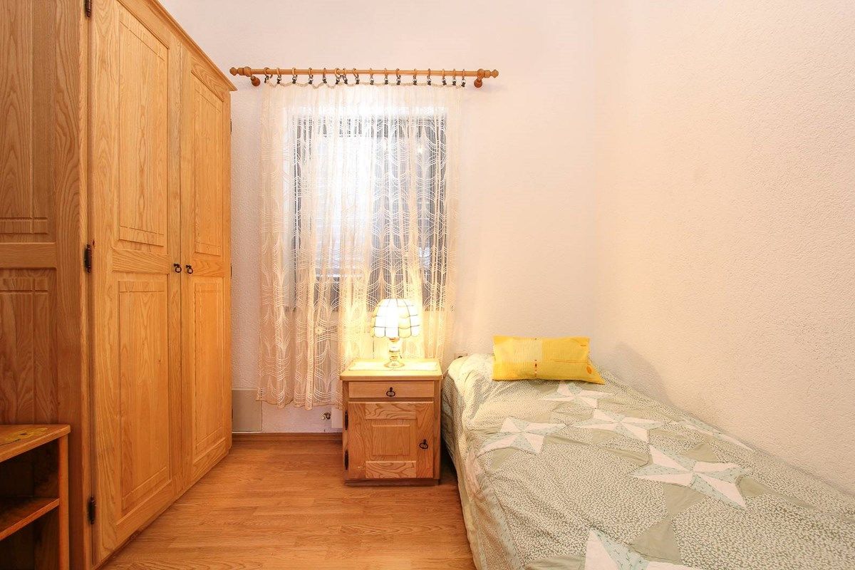 House Zdravko 16494-A1