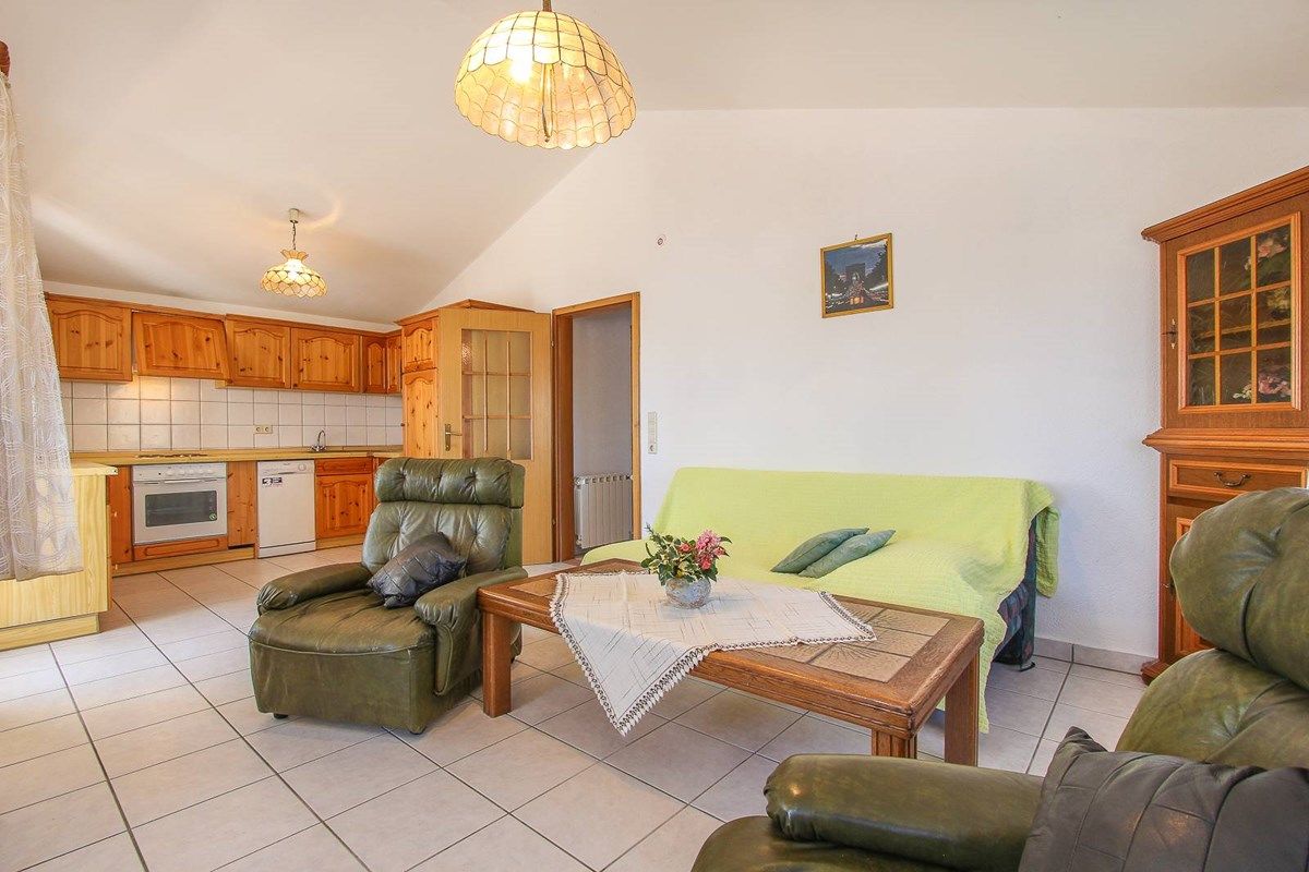 House Zdravko 16494-A1