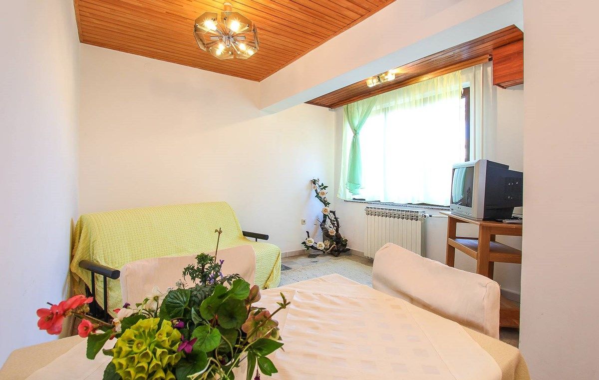House Zdravko 16494-A2