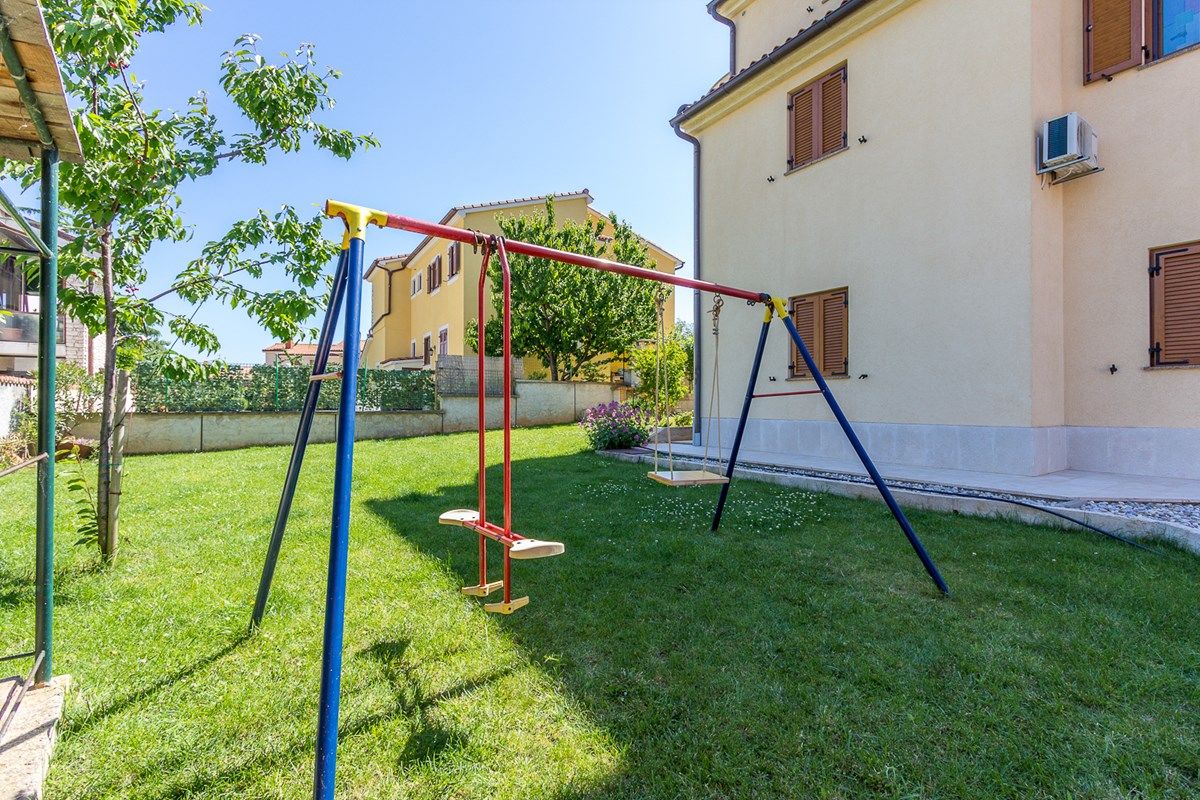 Apartment House Vinkuran 74271-A1