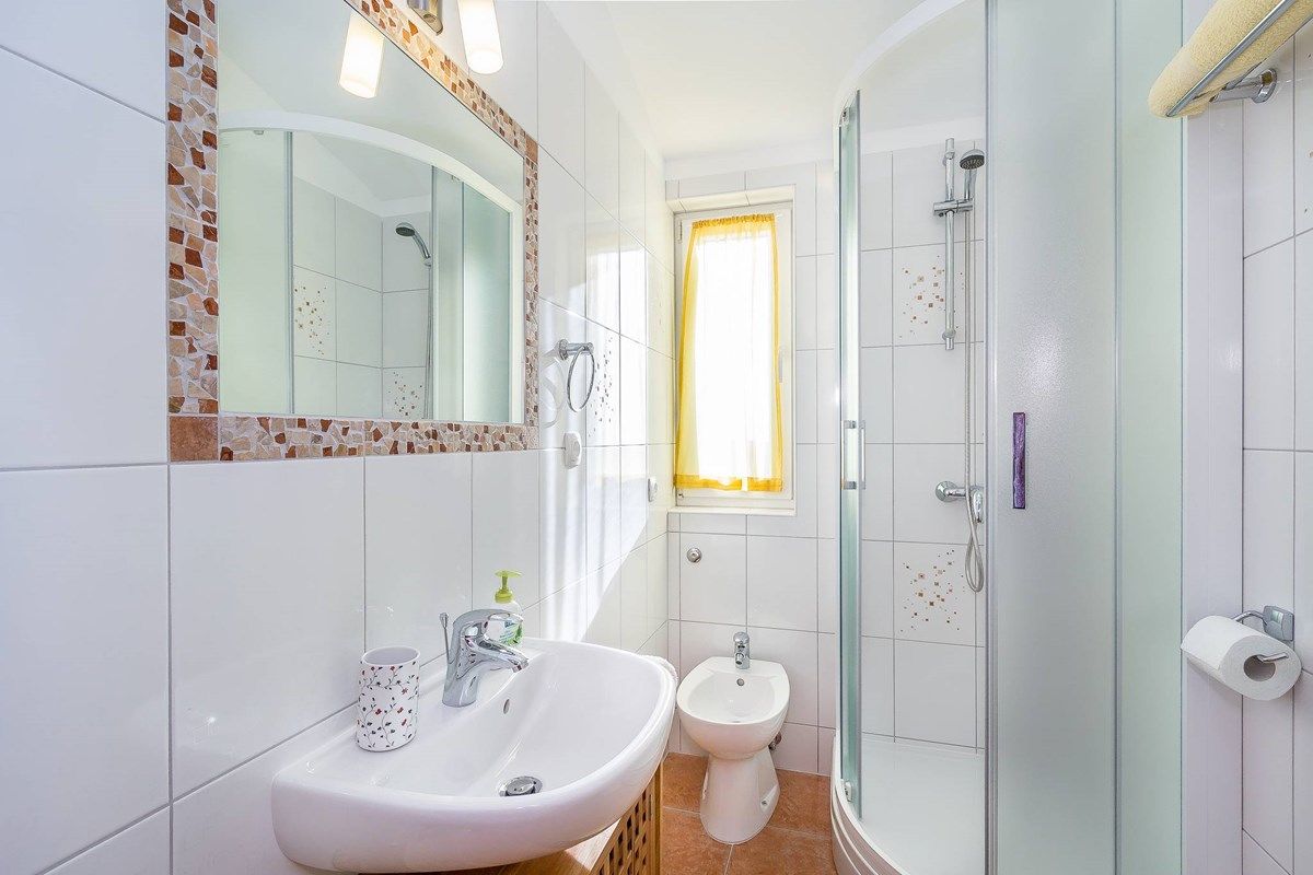 House Ivonne 73714-A2