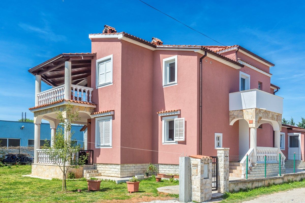 House Nikola 73753-A2
