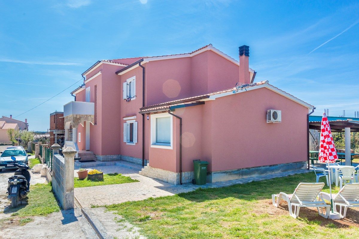 House Nikola 73753-A2
