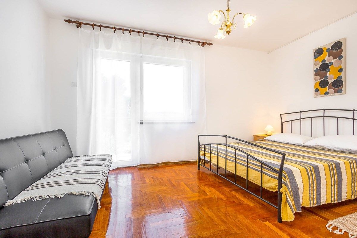 House Victoriatus 73782-A1