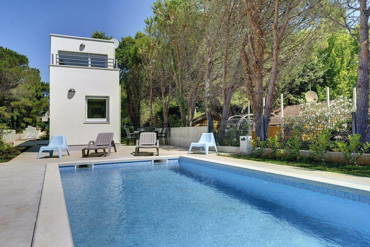 Villa Chiara 73553-K1