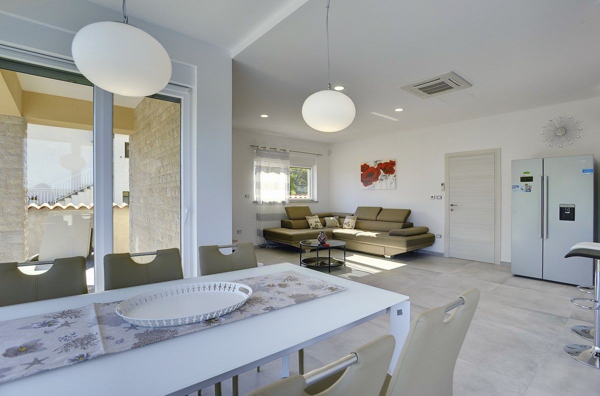 Villa White 73835-K1
