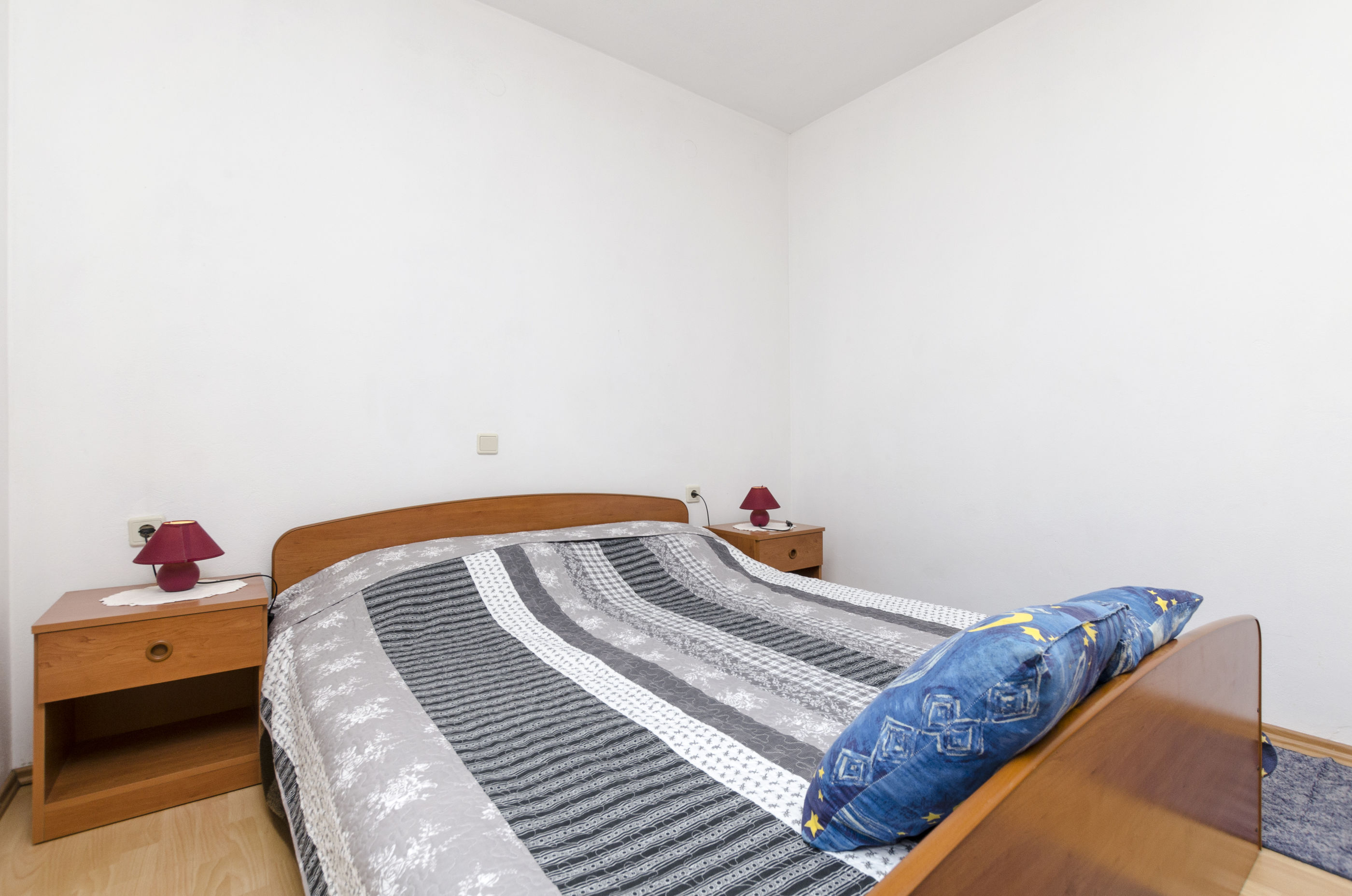 Apartments Davor 21221-A1
