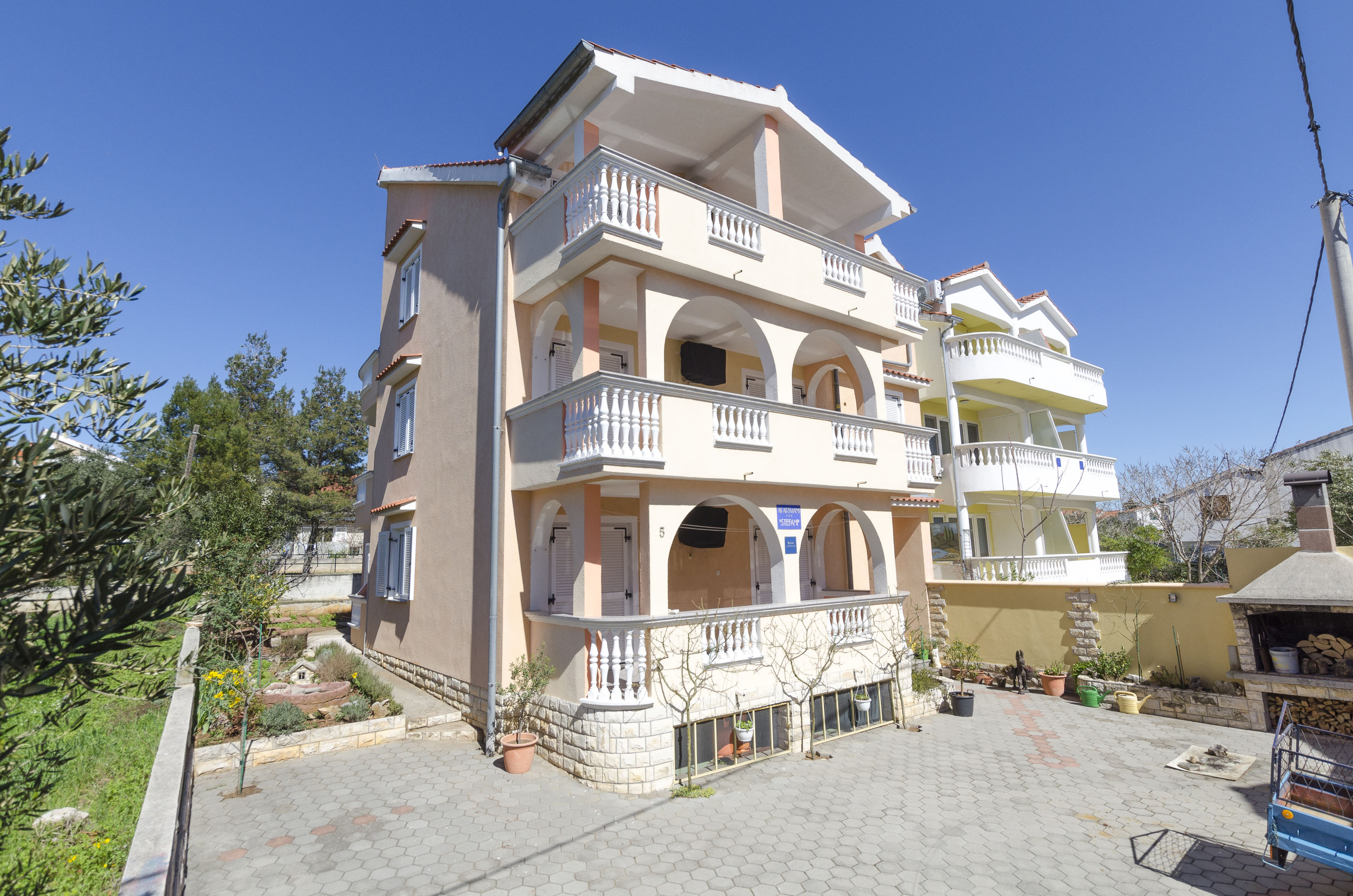 Apartments Vladimir 26451-A2
