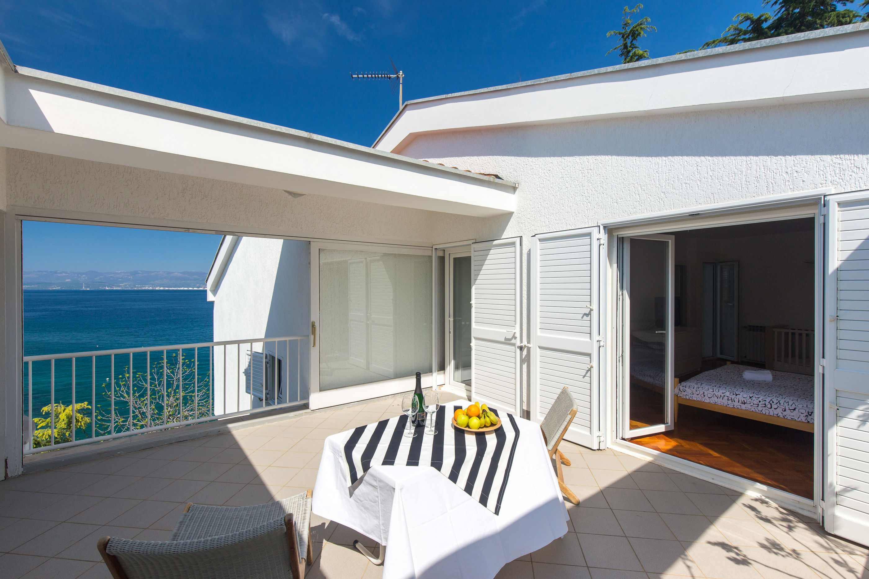 Villa Valica 62095-A1