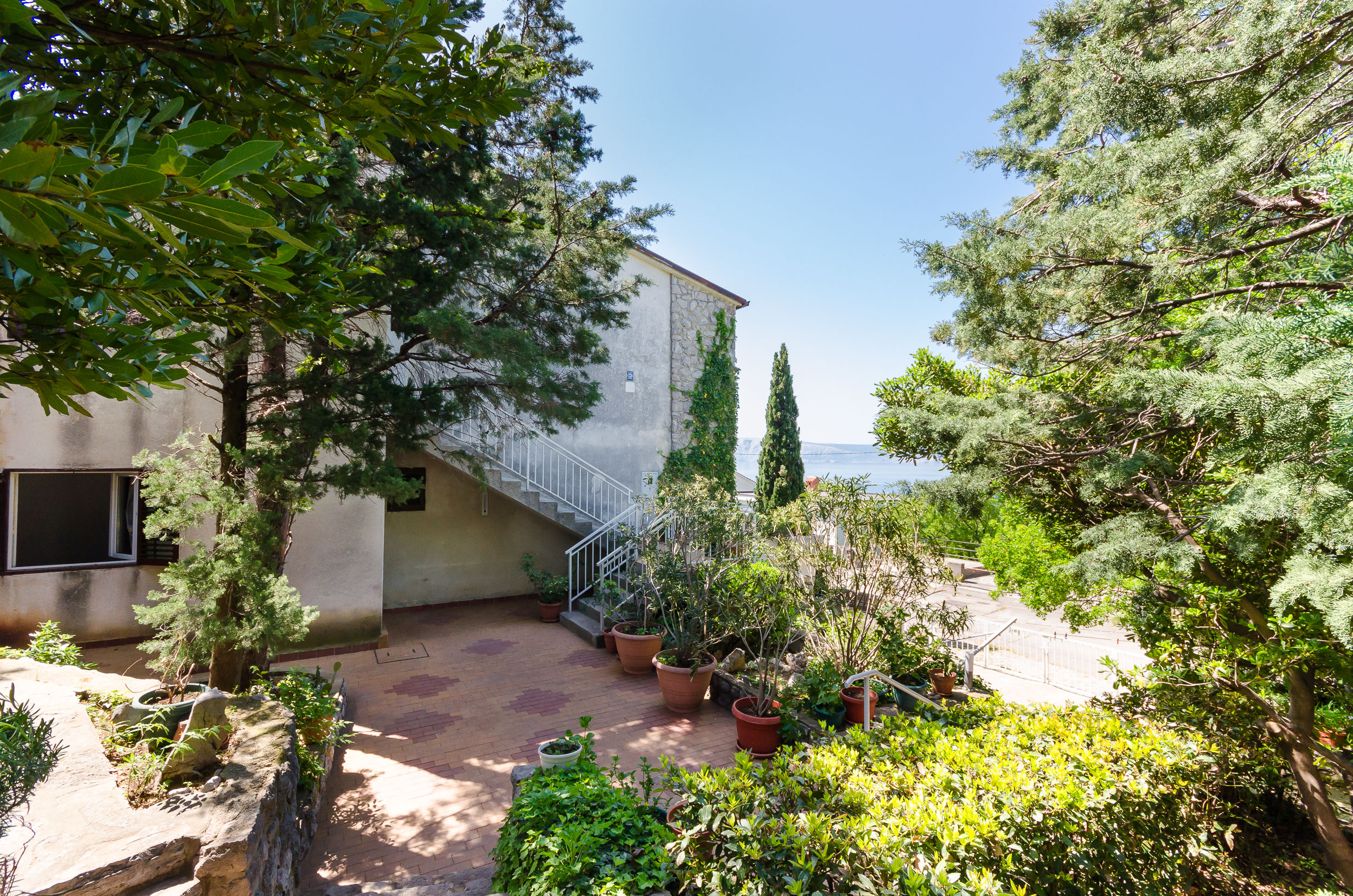 Apartments and Room Luka 86431-A1