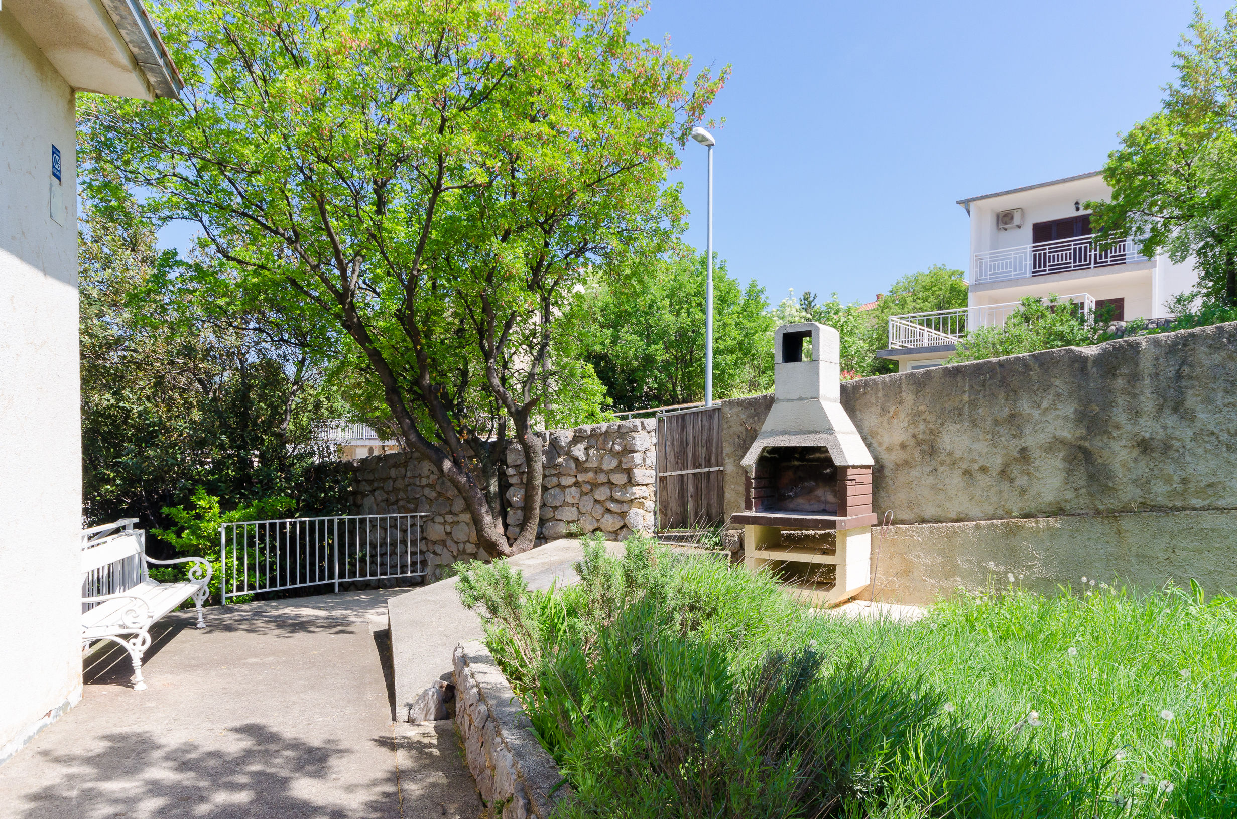 Apartments and Room Luka 86431-A1