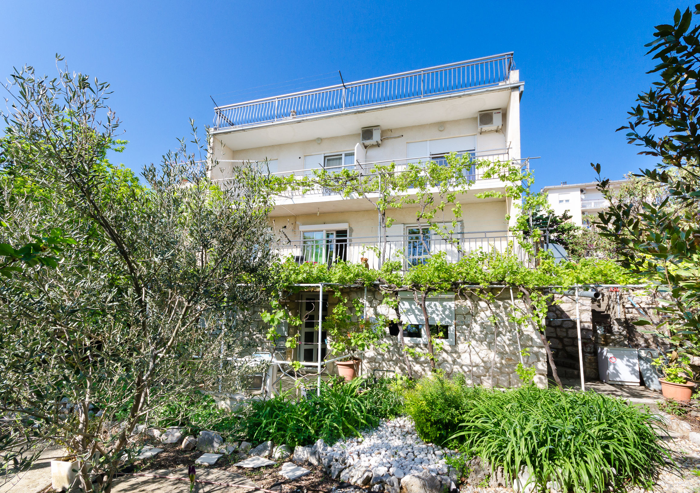 Apartments and Room Drazen 86521-A3