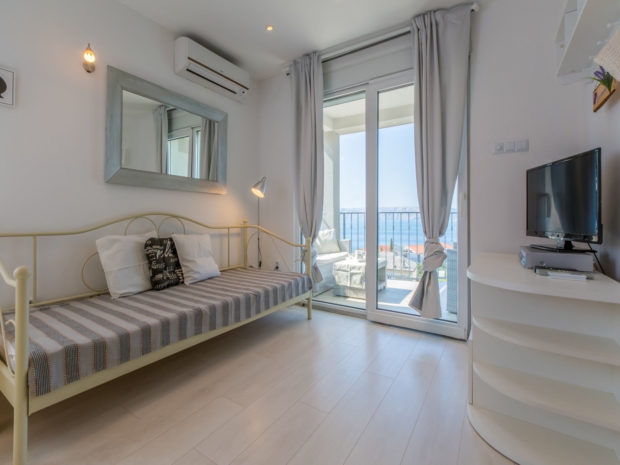 Apartments LAVARIN 62806-A1